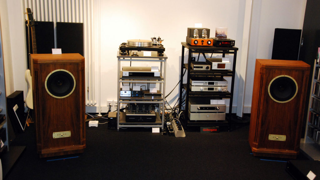 Tannoy Turnberry GR mit Unison Simply Italy und Rega Apollo